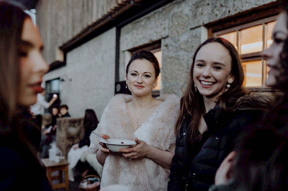 reportage Dezemberhochzeit im Moarhof am Samerberg 46