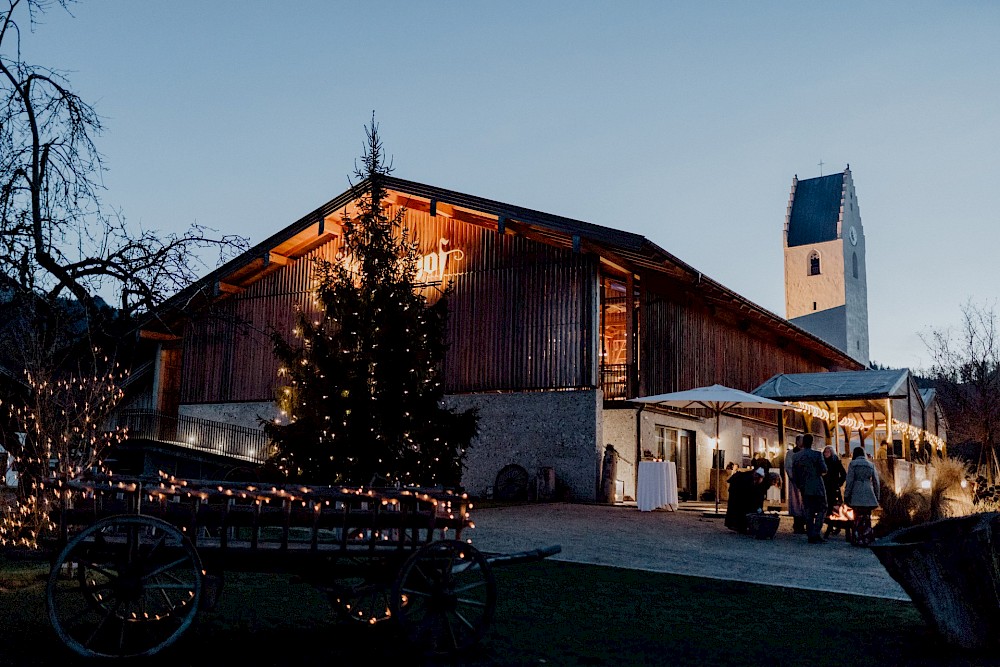 reportage Dezemberhochzeit im Moarhof am Samerberg 45