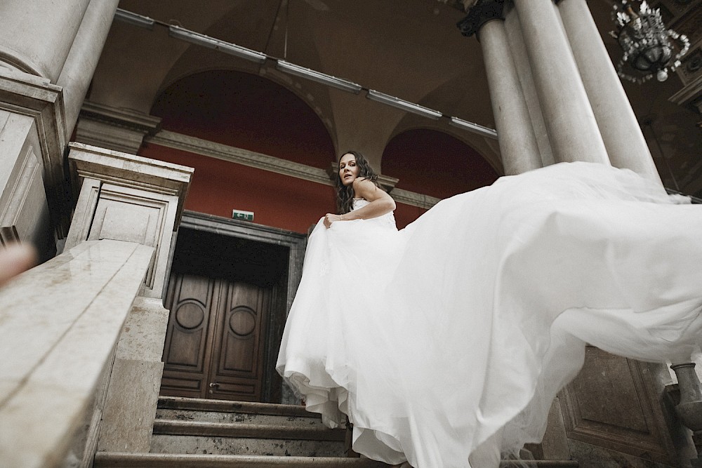 reportage Brautpaar Fotoshooting in einem Schloß 11