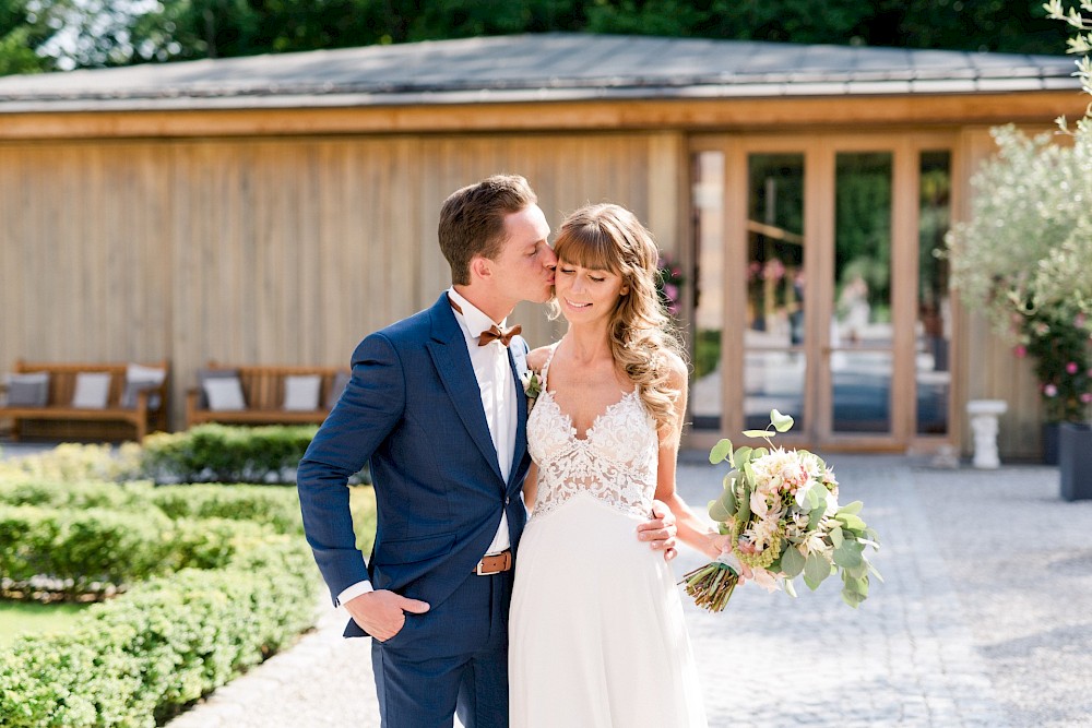 reportage HOCHZEIT IN DER LA VILLA AM STARNBERGER SEE • FREIE TRAUUNG VON SABRINA & VALERI 32